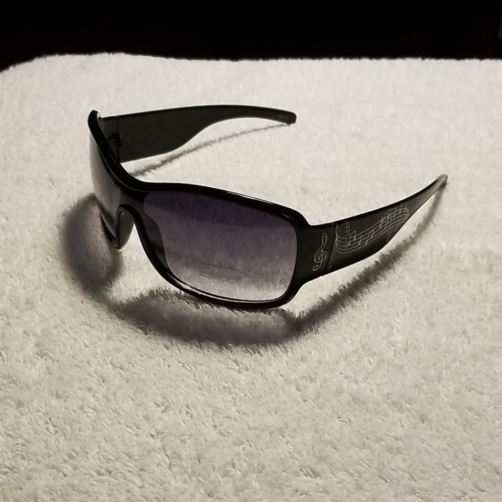 NWT Music Sunglasses